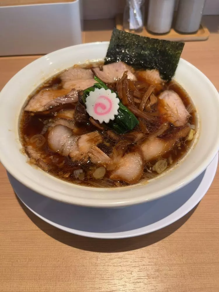 生姜がアクセント！すっきりとした「中華そば」がおいしい 1枚目