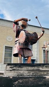 銅人形モニュメント 7枚目