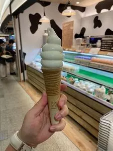 ミルクスタンド 北海道興農社（Milk Stand）