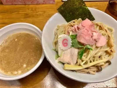 馳走麺 狸穴（マミアナ）