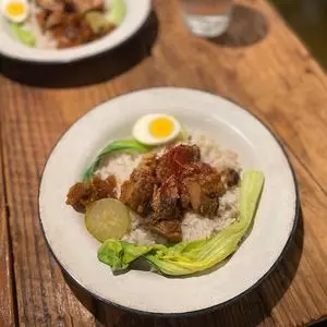 CURRY BAR CAFE 三月の水