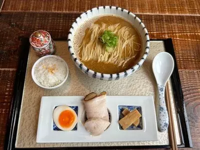 麺屋 八っすんば