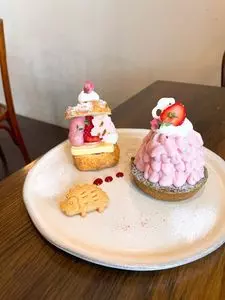 カフェのある暮らしとお菓子のお店