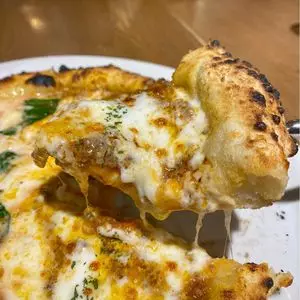 Motive Pizzeria E Caseificio（Motivé）