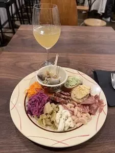 ブラッスリー・サリュー（BRASSERIE Salut）