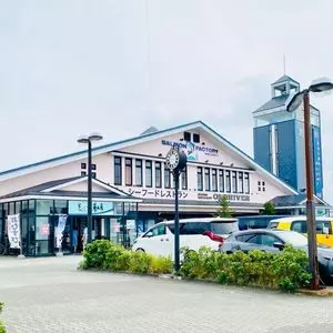 佐藤水産 サーモンファクトリー店