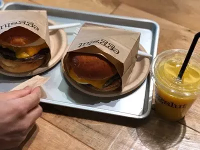 eggslut 新宿サザンテラス店（エッグスラット）
