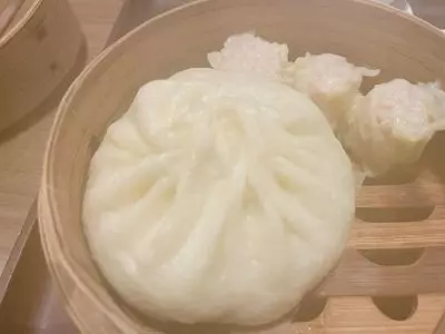551蓬莱 大阪空港南ターミナル店（伊丹）（ゴーゴーイチホウライ）