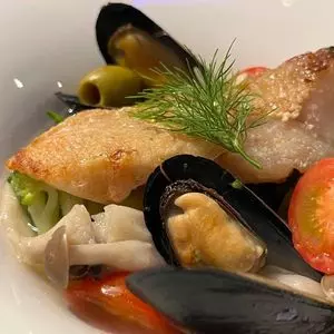 luxury bar&dining D.O.D（ラグジュアリー バー&ダイニング ディーオーディー）