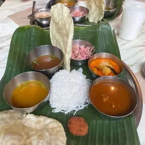 三燈舎（SANTOSHAM）