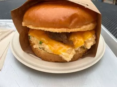 eggslut 新宿サザンテラス店（エッグスラット）