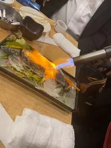 炭火活烹三是 新宿西口店