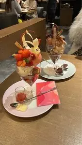 パティスリー アンド カフェ デリーモ（Pâtisserie & Café DEL'IMMO）