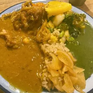 もうやんカレー 利瓶具 十二社店（モウヤンカレー・リビング）