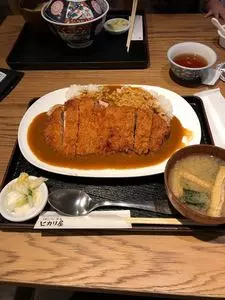 ヒカリ屋 深川ギャザリア店