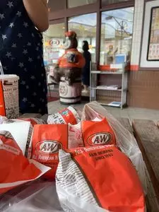A&W 宮古下里通り店（エイアンドダブリュ）