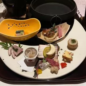 月の宿 紗ら（つきのやど さら）