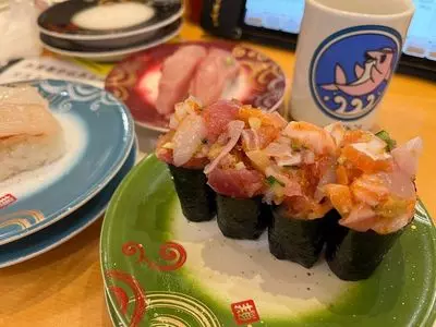 回転寿し トリトン 豊平店（かいてんずし とりとん）