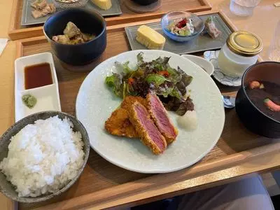 Cafe Dining Roseau（カフェ ダイニング ロゾ）