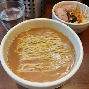 麺処 一笑（メンドコロ イッショウ）