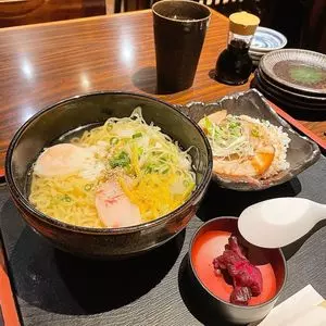 海鮮問屋 地魚屋 大宮店（カイセンドンヤヂザカナヤ）
