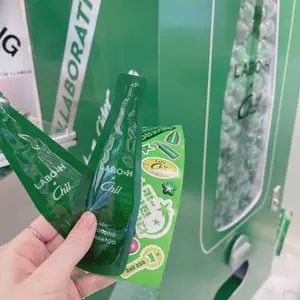 OLIVE YOUNG 明洞本店 2枚目