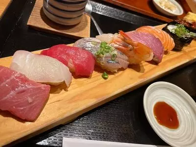 豊洲場外食堂魚金