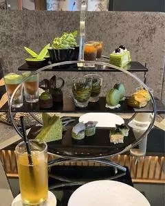 THE GRAND LOUNGE
