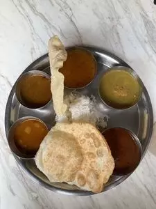 三燈舎（SANTOSHAM）