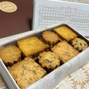 パティスリー モンプリュ 本店（patisserie mont plus）