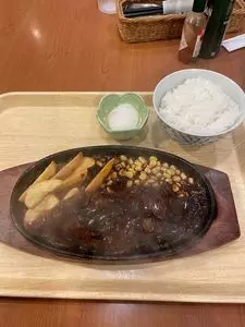 洋風居酒屋　でみぐら亭