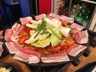 ホンスチュクミ 新宿本店