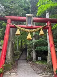 石割神社
