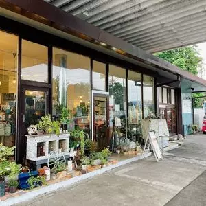 町の小さなおみやげ、雑貨屋さん 和音