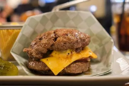 シェイクツリー バーガー＆バー（shake tree burger&bar）