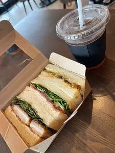 カフェ アクアム