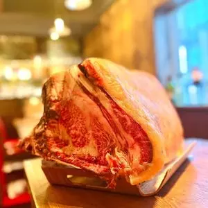 熟成肉バル 肉賊カウぼーず（ジュクセイニクバルニクゾクカウボーズ）