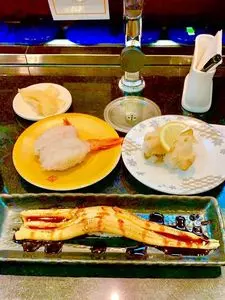 グルメ廻転寿司 　まぐろ問屋　めぐみ水産 戸田公園店（ぐるめかいてんずしまぐろどんやめぐみすいさん）