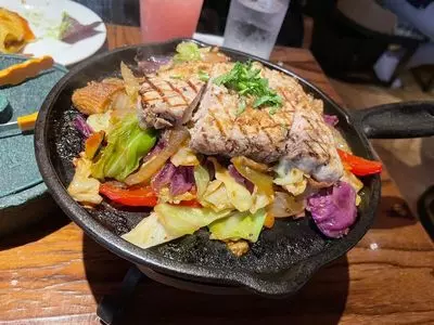 el caliente modern mexicano
