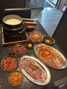 炭火焼肉うしまつ