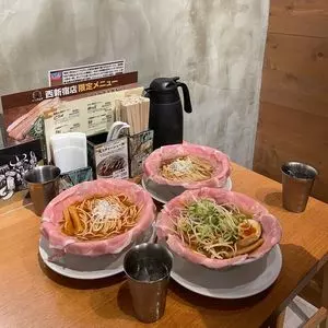 ラーメン大戦争 西新宿店