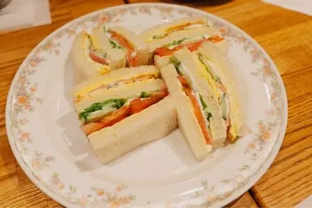 珈琲館 紅鹿舎（コーヒーカンベニシカ）
