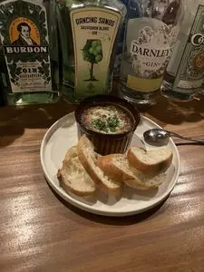 BistroPub UTAKATA（ビストロパブ ウタカタ）