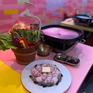 韓国料理 サムギョプサルとフライドチキン スリスリマスリ 梅田店