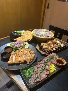 個室×地鶏×海鮮 居酒屋 とりせん 四ッ谷店
