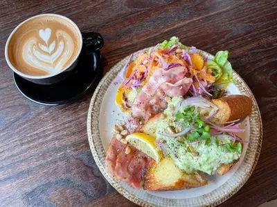 ダズル カフェ スタンド（DAZZLE cafe stand）