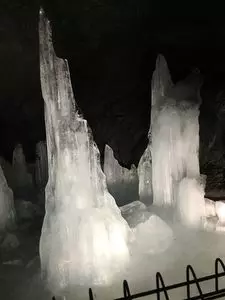 富岳風穴