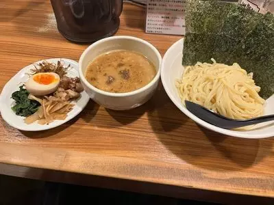 横浜らぁめん 桜花 西口本店（横浜らーめん桜花）
