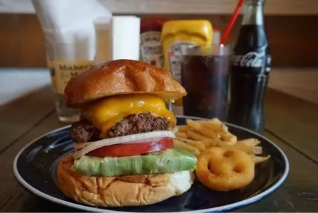 ジョージズ・バーガー（GEORGE'S BARger）