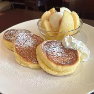 La Pullman Caffe'（ラ プルマン カフェ）